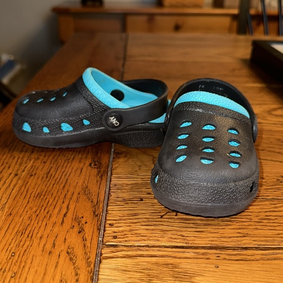 Baby crocs! 😍 - Picture 2 of 5